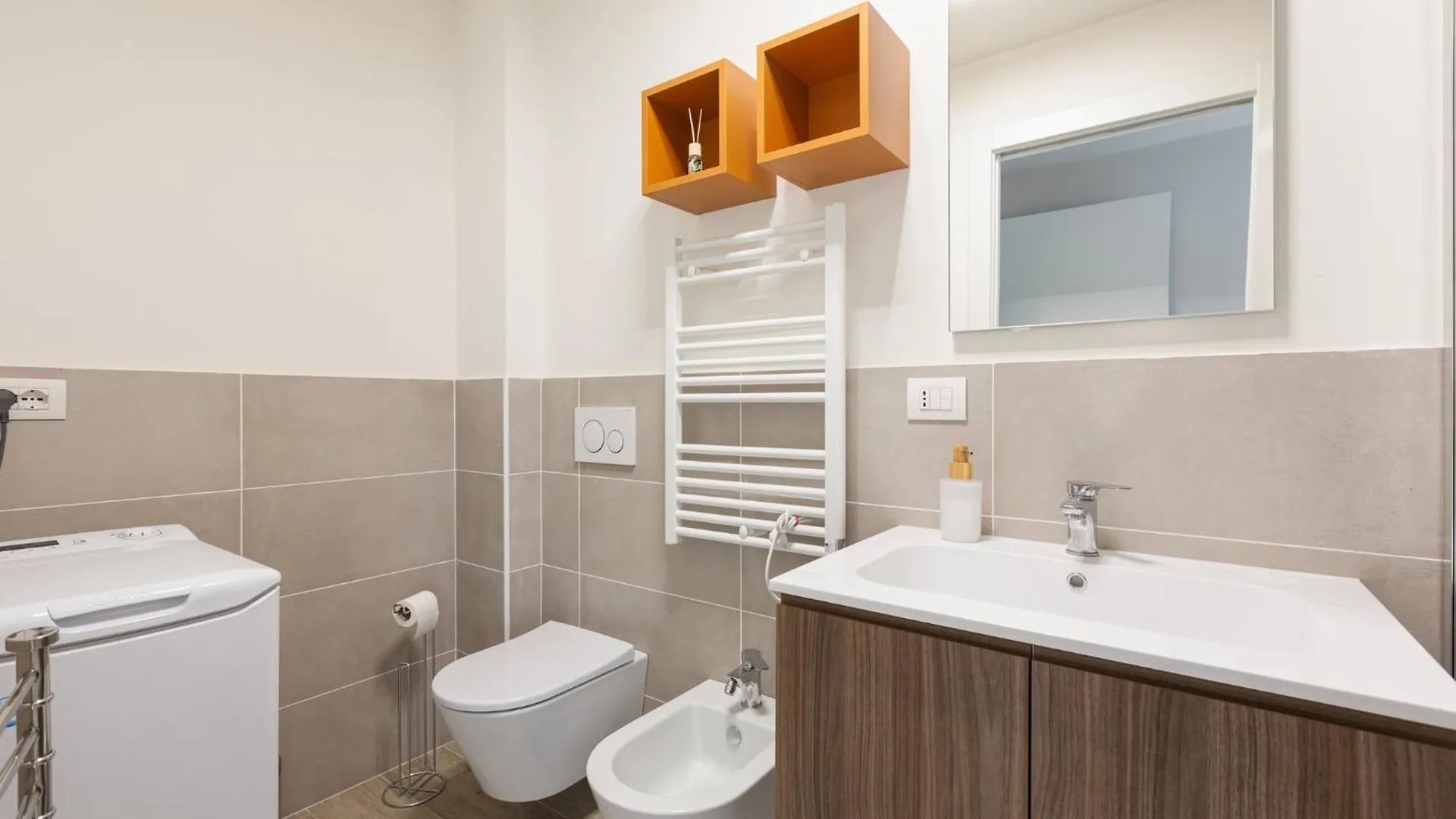 Superior Apt With Veranda And Shared Swimming Pool Μιλάνο 0*,  Ιταλία