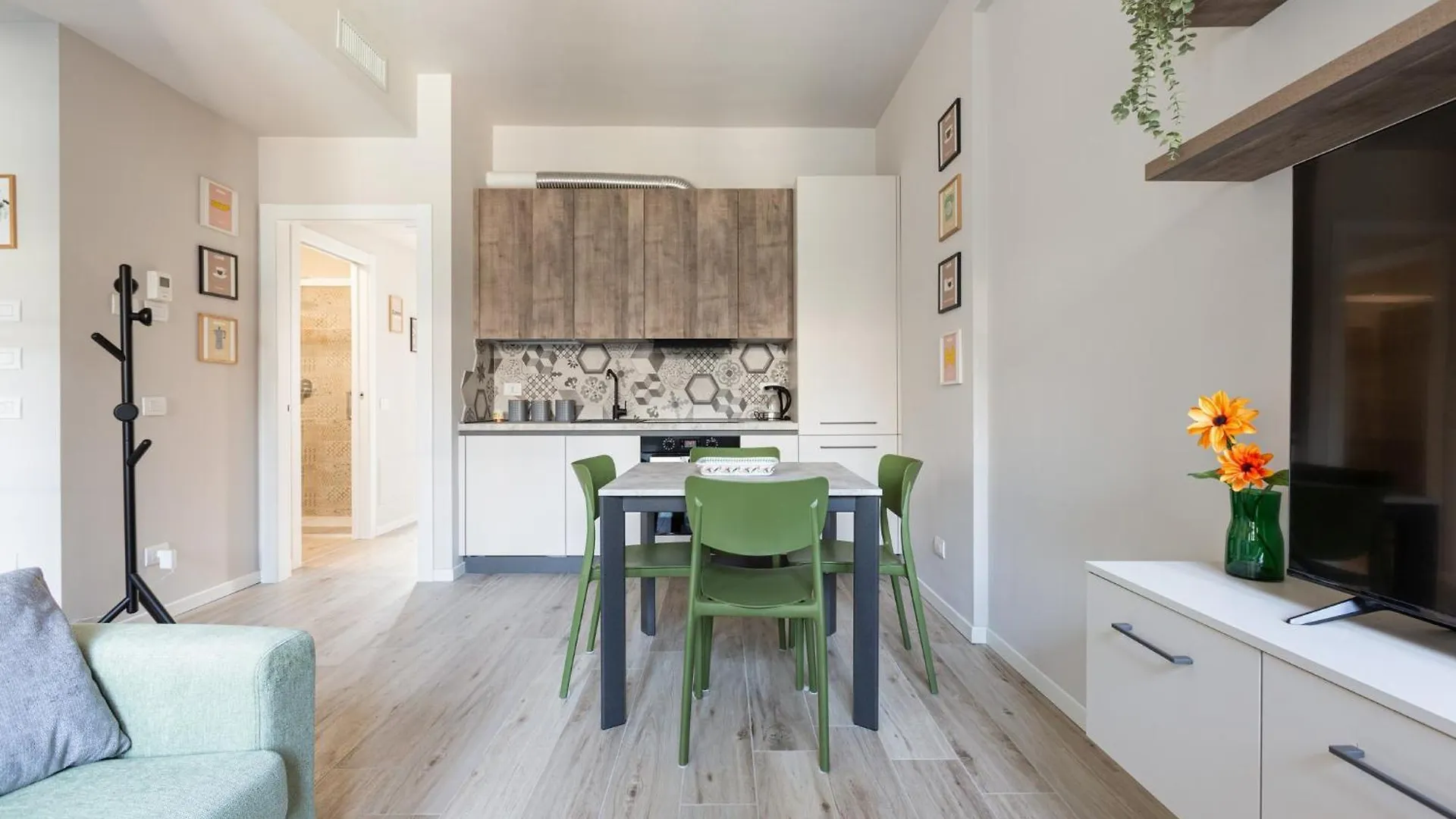 Superior Apt With Veranda And Shared Swimming Pool Μιλάνο