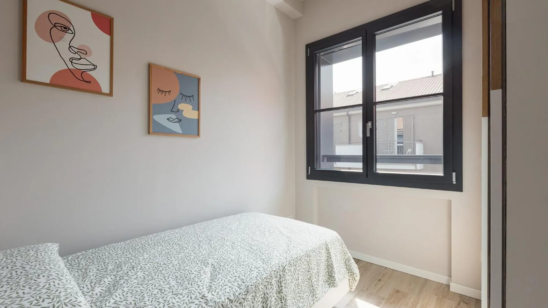 아파트 Superior Apt With Veranda And Shared Swimming Pool 밀라노